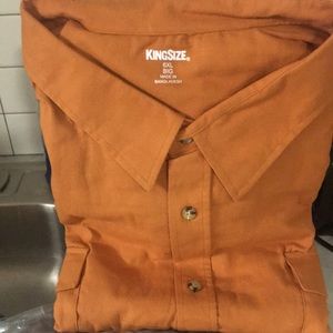 I’m selling 2 6XL men’s dress shorts brand new never warm before.